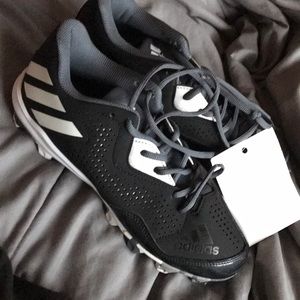 BNWT Adidas football cleats size 7 men.